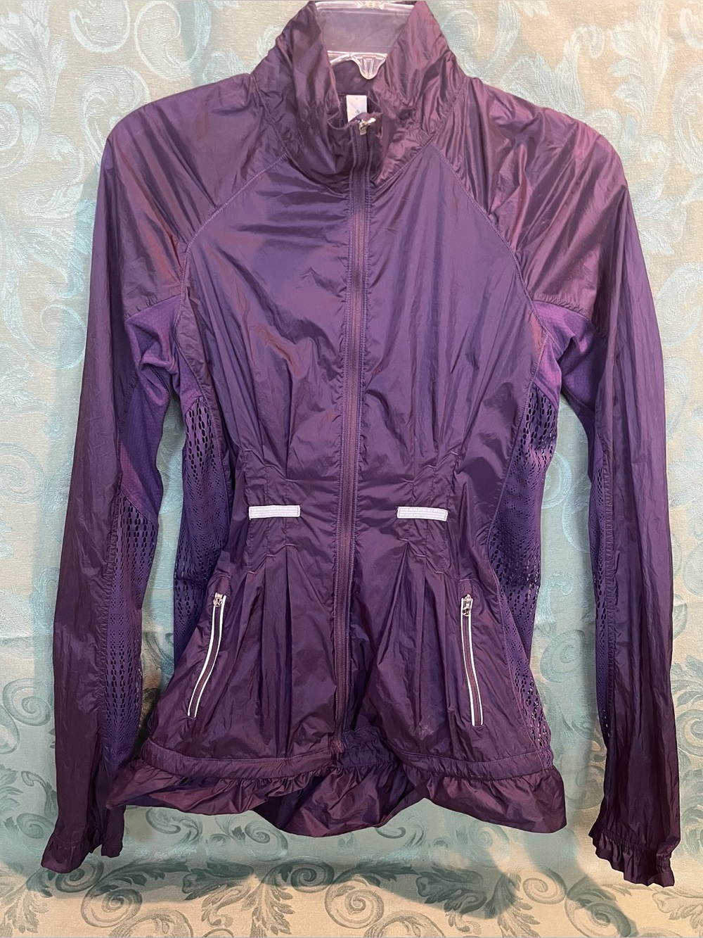 Lululemon Purple Women's Lightweight Zip-Front Windbreaker Size 4